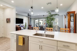 Apartment (2 Bedrooms) | Interior - Snowbird Escape w/ Pool, 7 Mi to Dtwn Gilbert! (Gilbert)