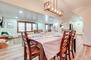 Interior - Amish Country Escape: Decatur Family Farmhouse (Decatur)