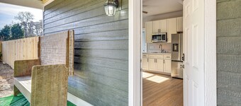 Outer Banks Couples Escape Near Beach & Gardens!