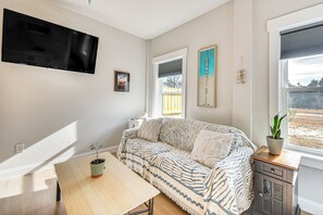 Apartment (1 Bedroom) | Interior - Outer Banks Couples Escape Near Beach & Gardens! (Wanchese)