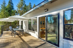 House (3 Bedrooms) | Interior - Golf & Hike! Home in Lake Almanor West Community (Chester)