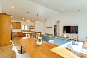 House (3 Bedrooms) | Interior - Golf & Hike! Home in Lake Almanor West Community (Chester)