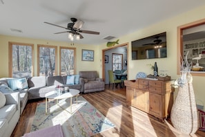 House (3 Bedrooms) | Interior - Potomac River Haven w/ Private Beach, Pets Welcome (Hague)