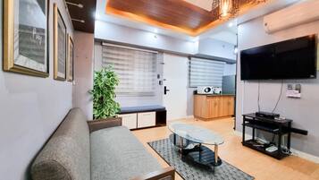 Smart TV 49 pulgadas con canales de televisión digitales, libros