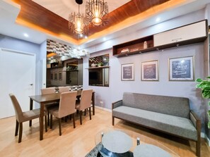 In-room dining - Unit 2216 Torre de Manila (Manila)
