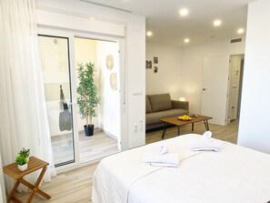 3 bedrooms, iron/ironing board, free WiFi, bed sheets - Spacious 3-bedroom semi-detached house in kilometer 14 (La Manga del Mar Menor)
