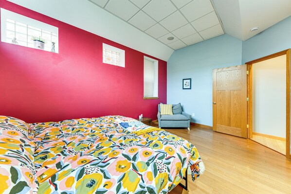 Interior - Long-term Stay in Milwaukee! Pet-friendly Condo (Milwaukee)