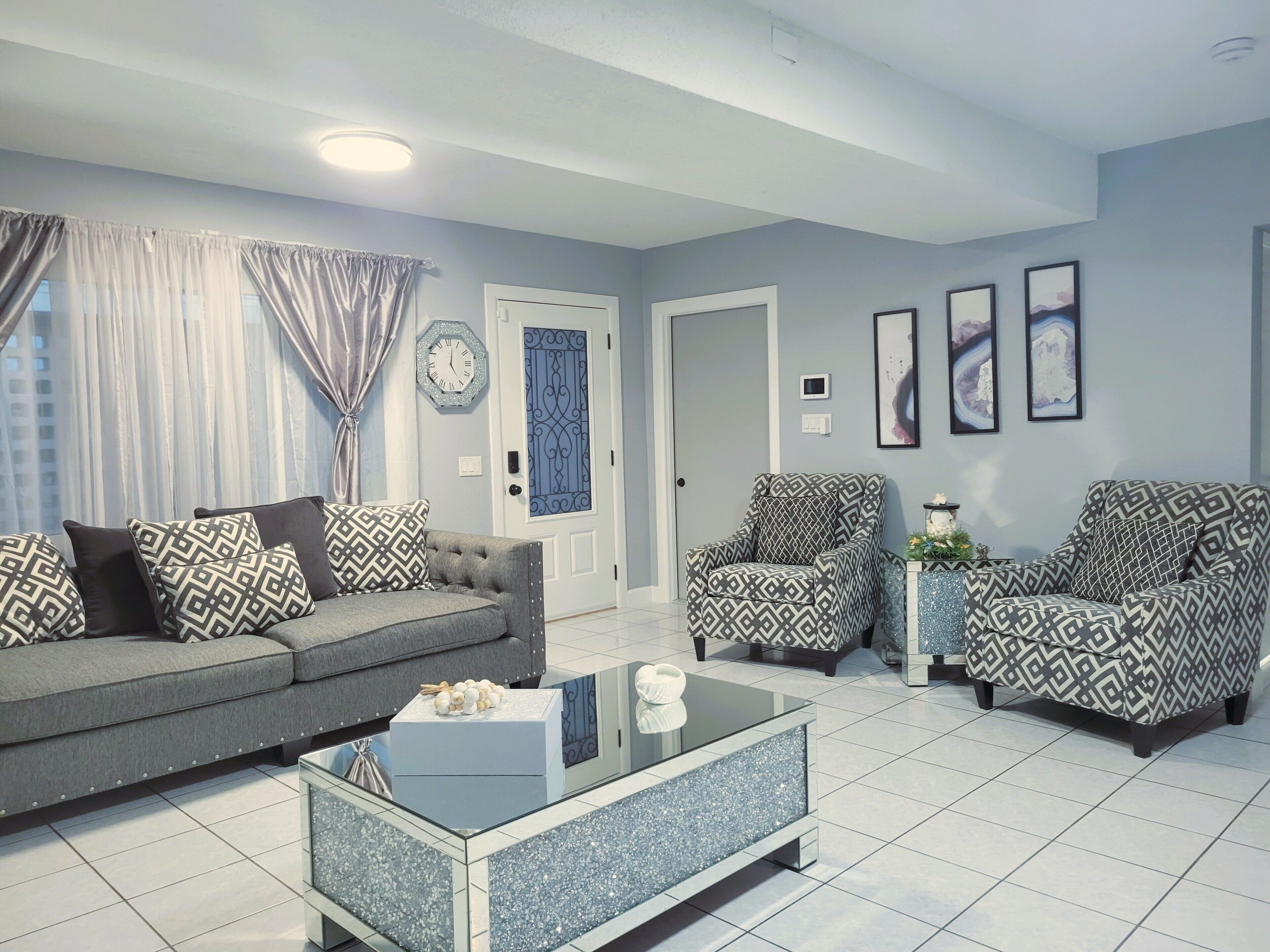 Smart-TV, Tischtennisplatte