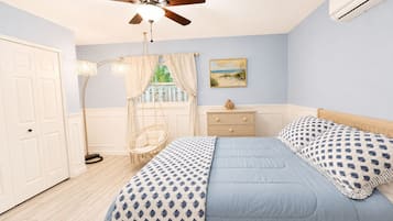 2 bedrooms, in-room safe, desk, iron/ironing board