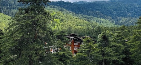 Exterior. Overland Hotel