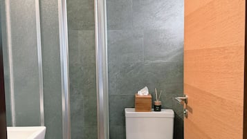 Comfort-Studio, Balkon, Bergblick | Badezimmer