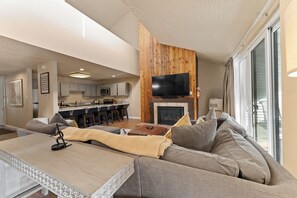 Smart-TV, Kamin