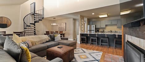Smart TV, fireplace