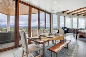Dining - Amazing 4-bedroom house with AC in enchanting Santa Fe. (Santa Fe)