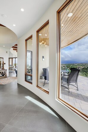 Interior - Amazing 4-bedroom house with AC in enchanting Santa Fe. (Santa Fe)