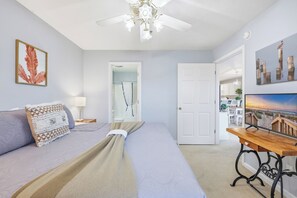 2 bedrooms, free WiFi, bed sheets - TB 54G 2-bedroom True Blue Condo (Pawleys Island)