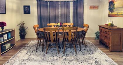 Beautiful 3-bedroom house in friend, friendly neighborhood!