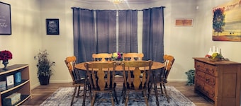 Beautiful 3-bedroom house in fun,friendly cul-de-sac!