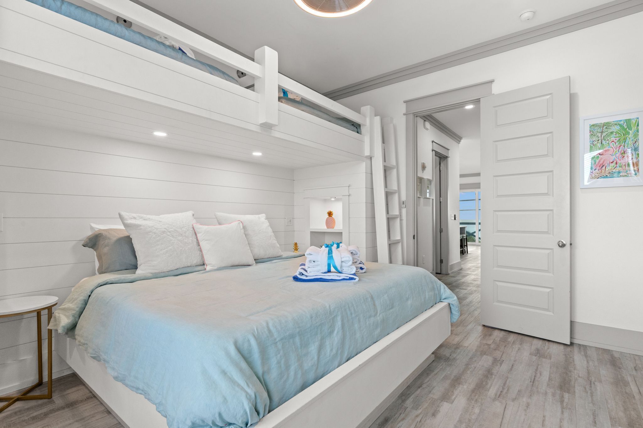 5 soverom, strykejern/-brett, wi-fi (inkludert) og sengetøy