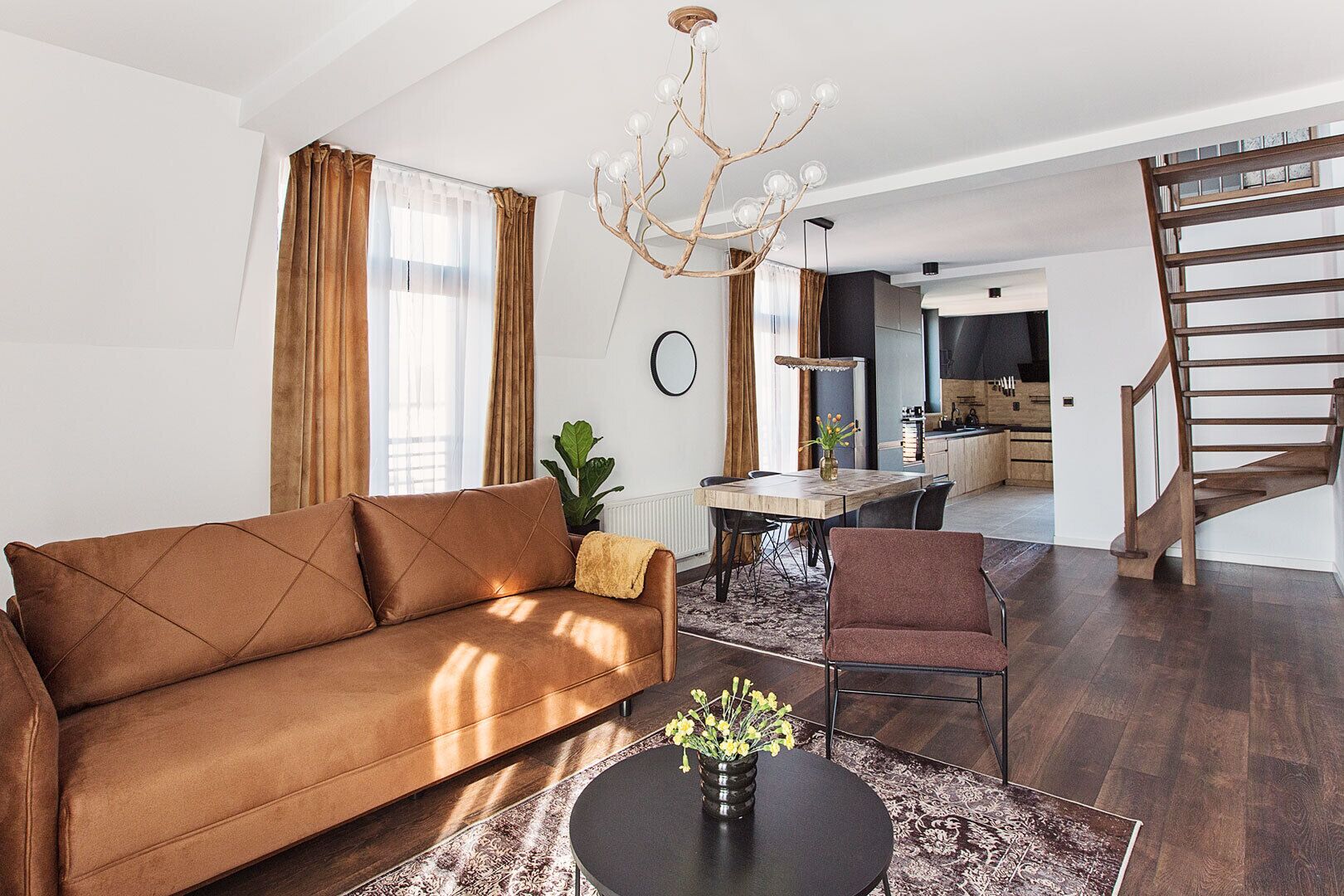 تلفزيون ذكي، مدفأة، كُتُب