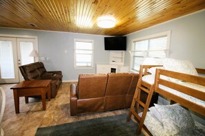 TV - Cute & Cozy! Close to ramps, stores & more! (Port Mansfield)