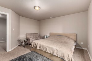 Loft, 1 Bedroom | Free WiFi - Private Unit in Lazy Creek - 45 min from Denver (Colorado Springs)