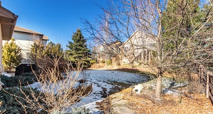 Private Unit in Lazy Creek - 45 min from Denver