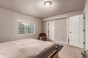 Loft, 1 Bedroom | Free WiFi - Private Unit in Lazy Creek - 45 min from Denver (Colorado Springs)