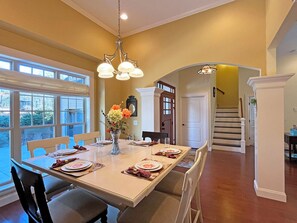 Dining - Lakefront, Hot Tub, Private Dock, Kayak, Game Room, Rumbling Bald Amenities (Lake Lure)