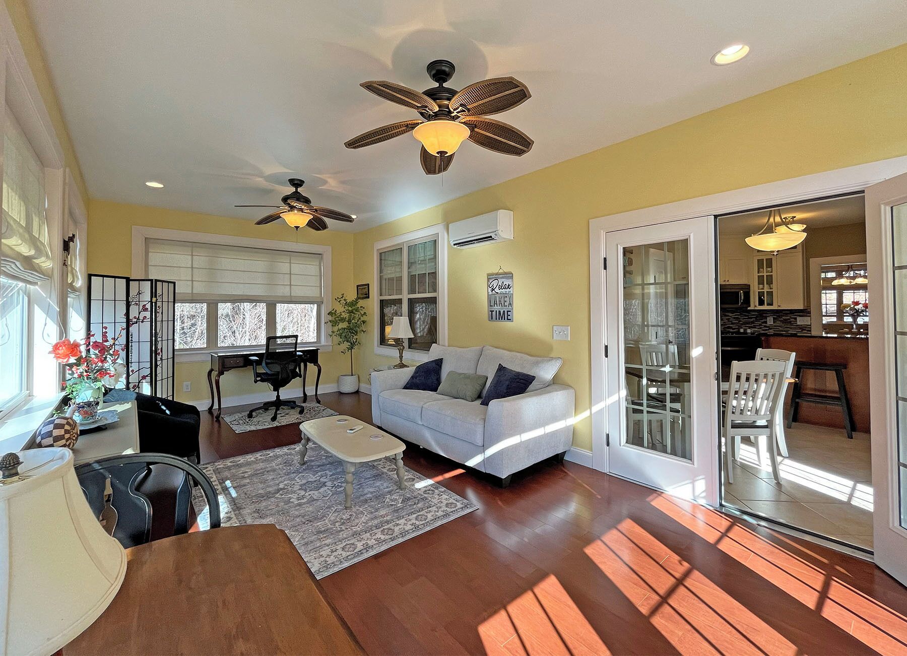 Smart-TV, peis, DVD-spiller og fotballspill