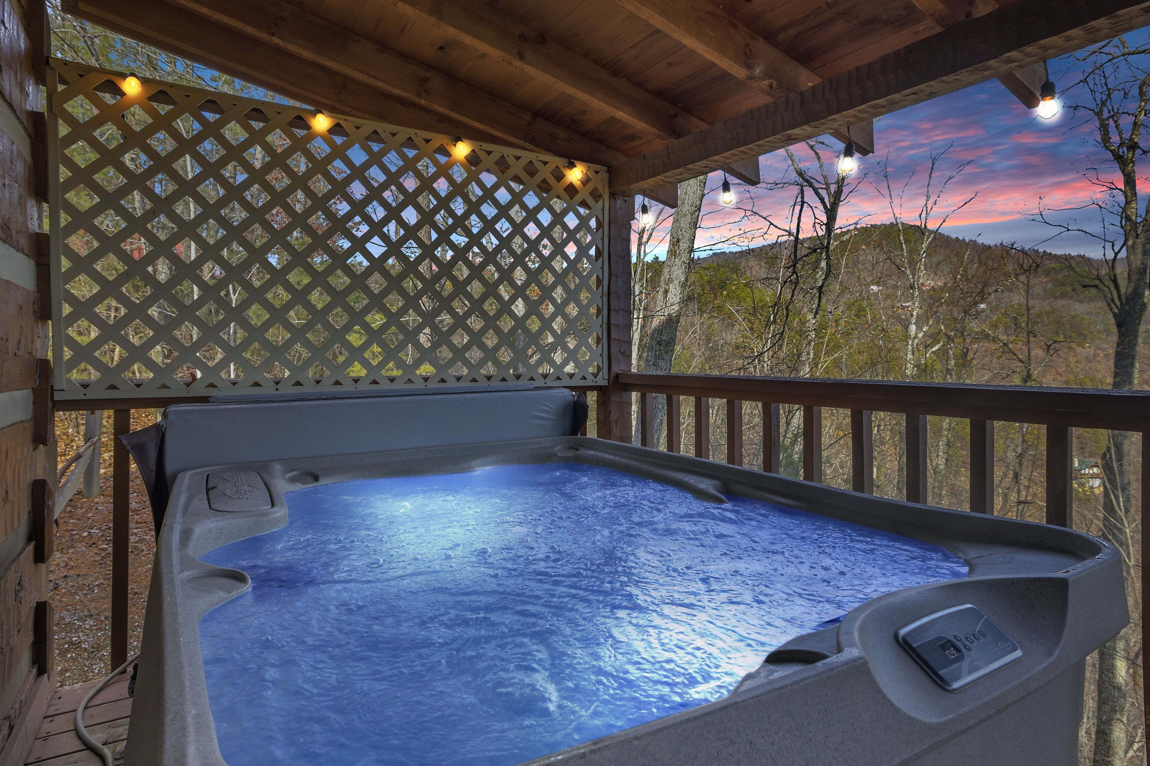 Cabaña, 2 habitaciones | Bañera de hidromasaje al aire libre