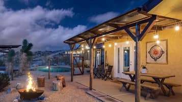 House, 2 Bedrooms | Outdoor dining