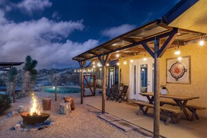 House, 2 Bedrooms | Outdoor dining