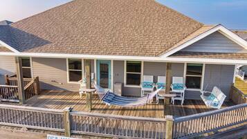 House, 3 Bedrooms | Terrace/patio