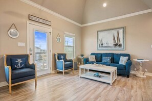 House, 3 Bedrooms | Living area | Smart TV, streaming services - Sea Worthy 3 Bedroom Home (Port Bolivar)