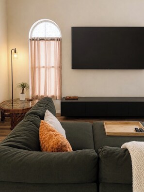 Smart-TV, Bücher, Drucker