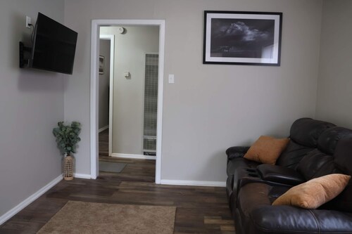 40m to Digital Galaxy: 2BR w/ Kitchen & Laundry