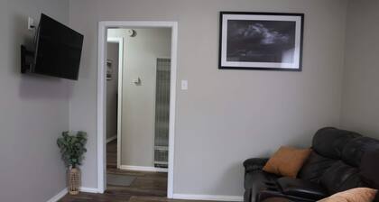 40m to Digital Galaxy: 2BR w/ Kitchen & Laundry