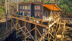 Exterior - Hot Tub • King Bed • Fireplace • Sleeps 5 (Sevierville)