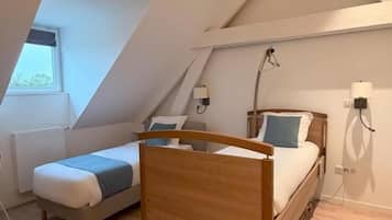 Twin kamer, uitzicht op park | Gratis wifi