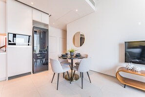 Dining - Balcony Facing the Marina with Partial Sea Views, Steps from the Beach (Dubai)