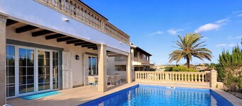 Charming vacation home close to the beach in Cala Mendia with pool, for 8 people