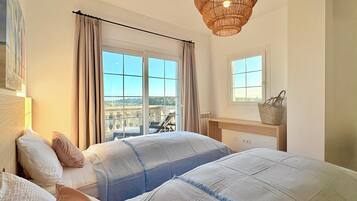 4 chambres, Wi-Fi gratuit, draps fournis