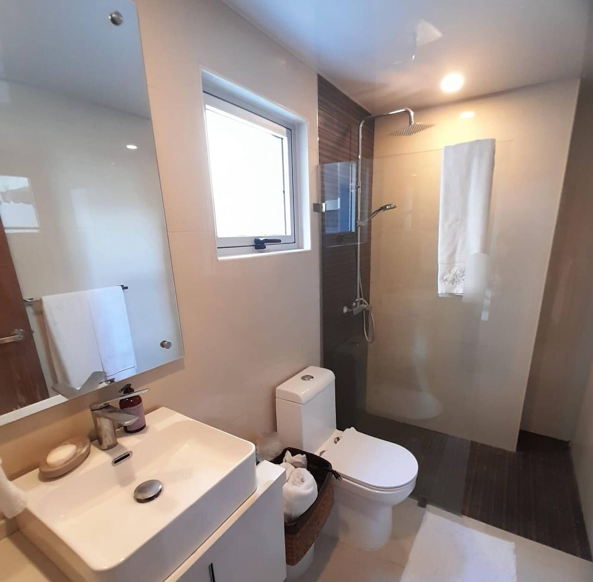 Apartment, 3 Bedrooms, Accessible, Smoking | Bathroom