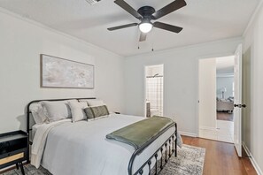 2 bedrooms, WiFi, bed sheets