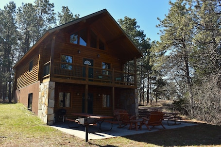 外観. Spacious Niobrara River Cabin