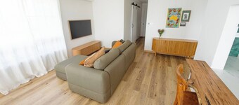 Rocky Beach Retreat - Apartment - Sleeps 6