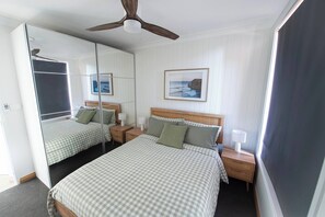 Apartment, 2 Bedrooms, Smoking | 3 bedrooms - Rocky Beach Retreat - Apartment - Sleeps 6 (Port Macquarie)
