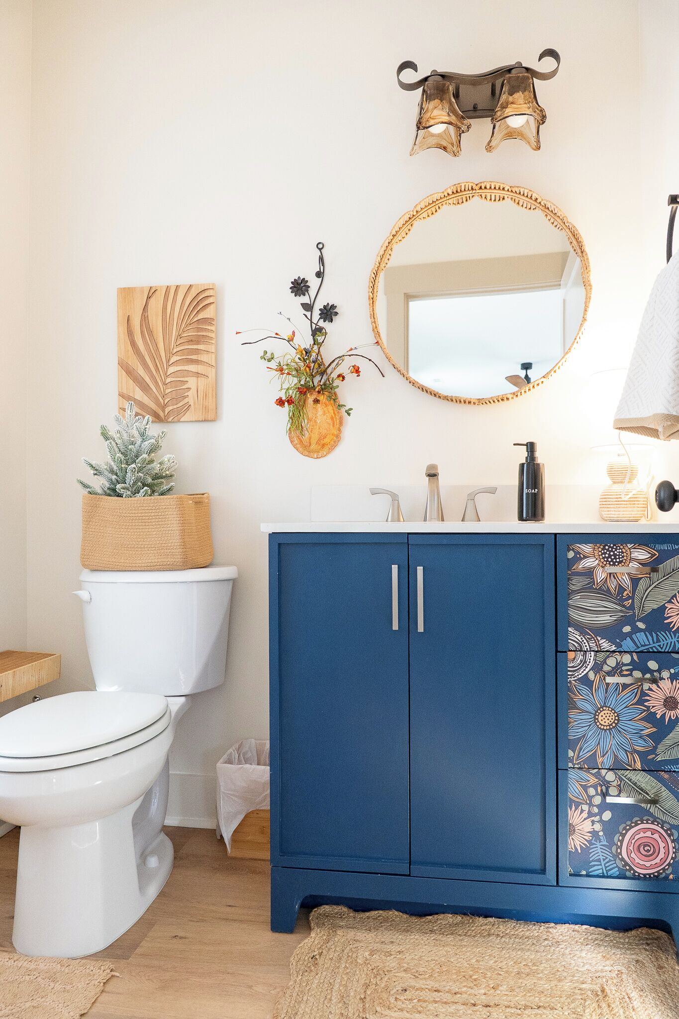 Doccia, asciugacapelli, asciugamani, sapone