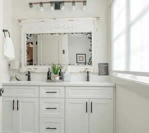 Interior - Cozy New House in a Prime Location (Carrollton)